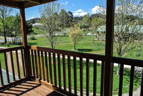 Beechworth Cedar Cottages - Kingaroy Accommodation 6