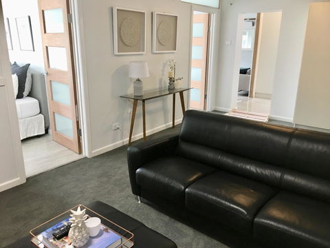 The Wheelhouse - 2BR Waterfront Apt In Town - Kingaroy Accommodation 10
