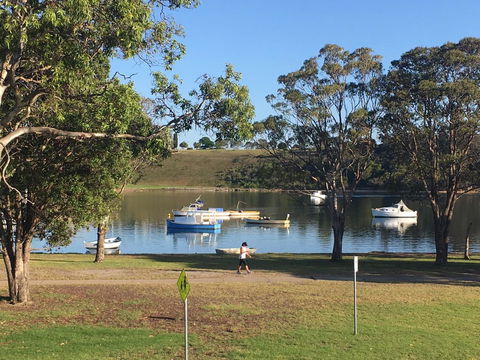 The Wheelhouse - 2BR Waterfront Apt In Town - Kingaroy Accommodation 20