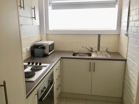 The Wheelhouse - 2BR Waterfront Apt In Town - Kingaroy Accommodation 11