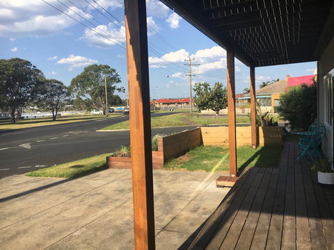 The Wheelhouse - 2BR Waterfront Apt In Town - Kingaroy Accommodation 18