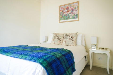 Miss Pym's Cottage - Kingaroy Accommodation 19