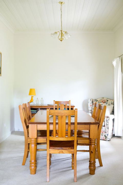 Miss Pym's Cottage - Kingaroy Accommodation 38