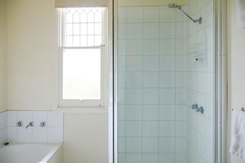 Miss Pym's Cottage - Kingaroy Accommodation 9