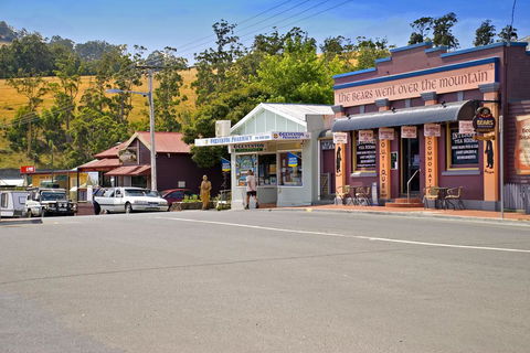 The Bears Went Over The Mountain - Kingaroy Accommodation 2