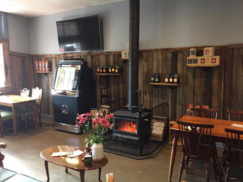 The Bears Went Over The Mountain - Kingaroy Accommodation 1