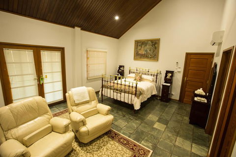 The Block Vista B&B - Kingaroy Accommodation 1