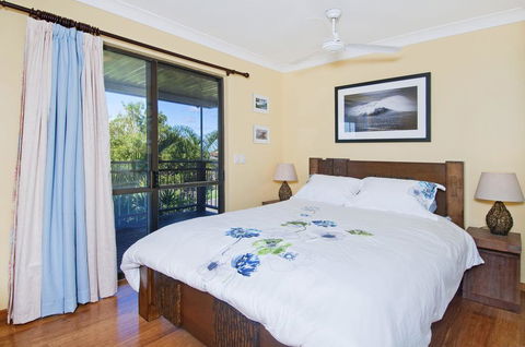 THE BOARDROOM ON BANKSIA - 11 Banksia Ave Bonny Hills - Kingaroy Accommodation 3