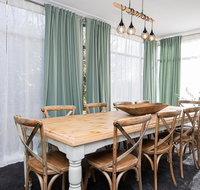 The Byng House Grand and Central Entertain 12 - Kingaroy Accommodation