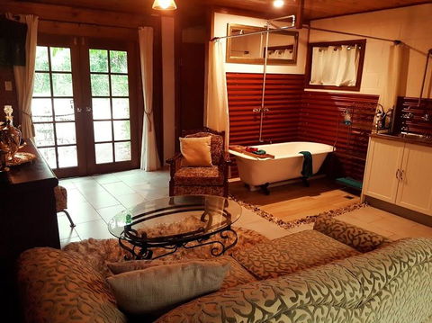The Cabin - Kingaroy Accommodation 0