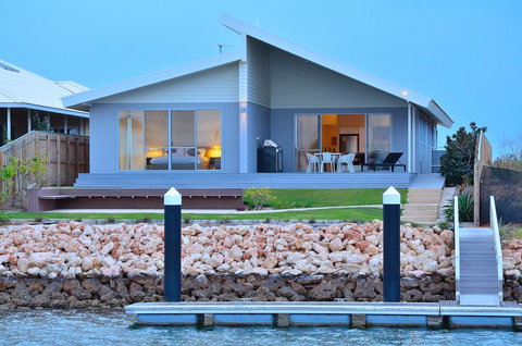 The Carnarvon Luxury Canal Home - Kingaroy Accommodation 0