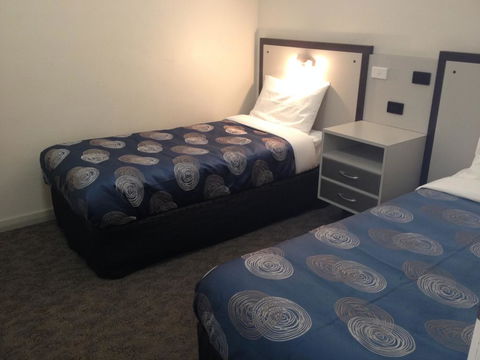 The Central Hotel Motel Lakes Entrance - Kingaroy Accommodation 2