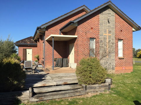 The Church Retreat - Kingaroy Accommodation 0