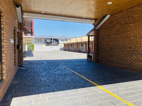 The Cottage Motor Inn Albury - Kingaroy Accommodation 1