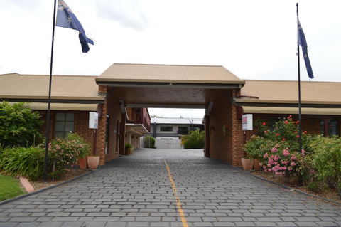 The Cottage Motor Inn Albury - Kingaroy Accommodation 0