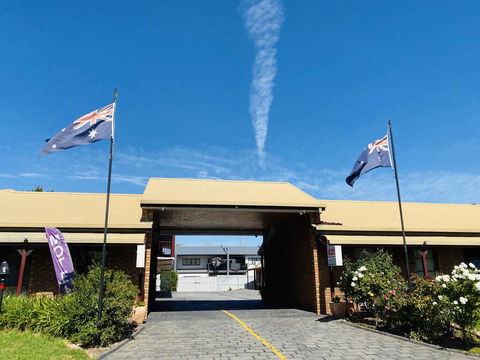 The Cottage Motor Inn Albury - Kingaroy Accommodation 2