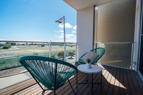 The Cove @ New Port-Pool - Spa - Sauna - Gym & More - Kingaroy Accommodation 1