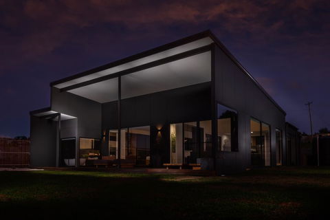 The Cove Tasmania - Kingaroy Accommodation 0