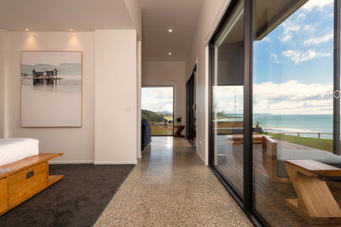 The Cove Tasmania - Kingaroy Accommodation 2