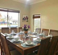 The Entertainer - Downtown Orange Sleeps 11 - Kingaroy Accommodation