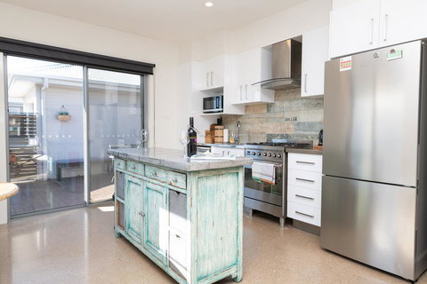 The Endsleigh -1 Bedroom Villa, Free Wifi, Near CBD - Kingaroy Accommodation 3