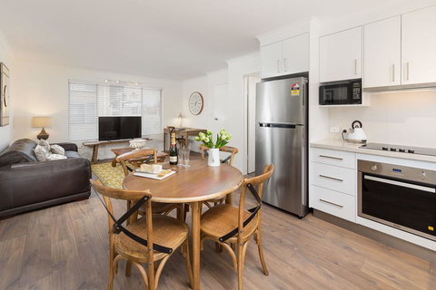 The Executive - Central & Sophisticated - Kingaroy Accommodation 3