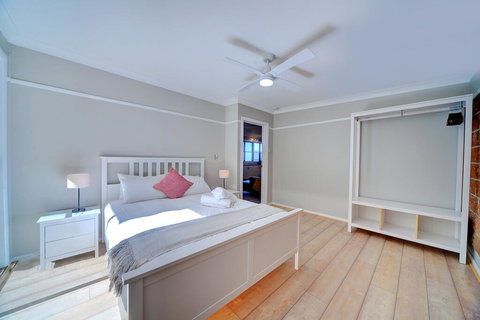 The Hillside Cottage - Kingaroy Accommodation 2