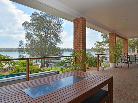 The House On The Lake @ Fishing Point, Lake Macquarie - Honestly Put The Line In And Catch Fish - Kingaroy Accommodation 0