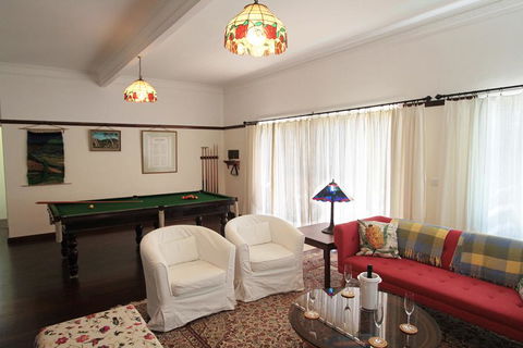 The Leura Mountain House - Kingaroy Accommodation 3