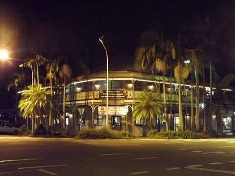 The Middle Pub - Kingaroy Accommodation 1