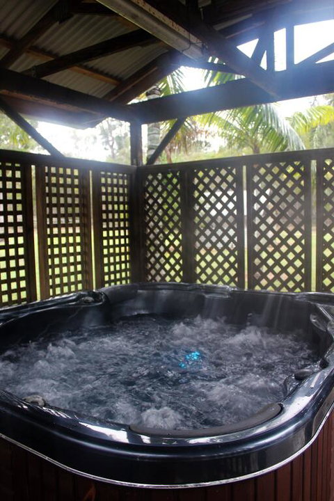 The Ole Gumtree - Kookaburras Nest - Kingaroy Accommodation 3