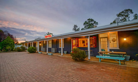The Platypus Accommodation & Cafe - Kingaroy Accommodation 0