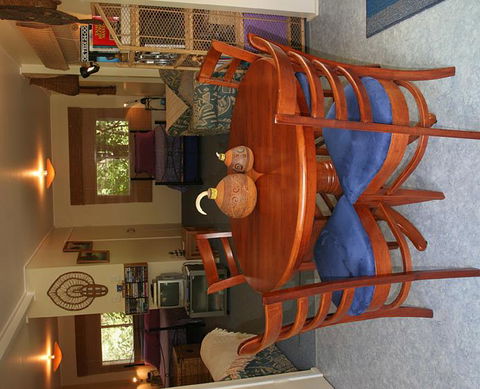 The Pond Cottage - Kingaroy Accommodation 3