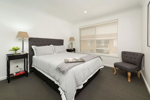 The Provincial - Central & Sophisticated - Kingaroy Accommodation 3