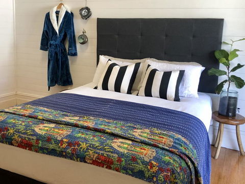 The Residence Stylish Comfort With Fireplace - Kingaroy Accommodation 3