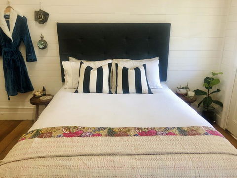 The Residence Stylish Comfort With Fireplace - Kingaroy Accommodation 1