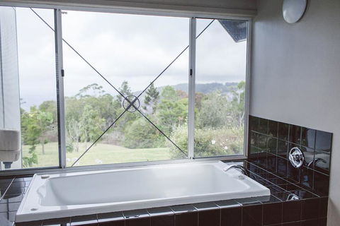 The Retreat Tamborine Mountain - Kingaroy Accommodation 1