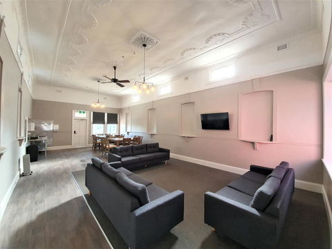 The Royal Hotel - Kingaroy Accommodation 2