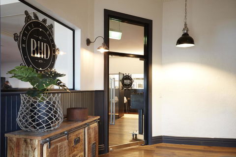The Royal Hotel, Drouin - Kingaroy Accommodation 0