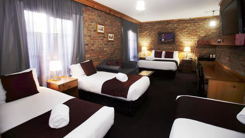 The Settlement Historic Hotel - Kingaroy Accommodation 3