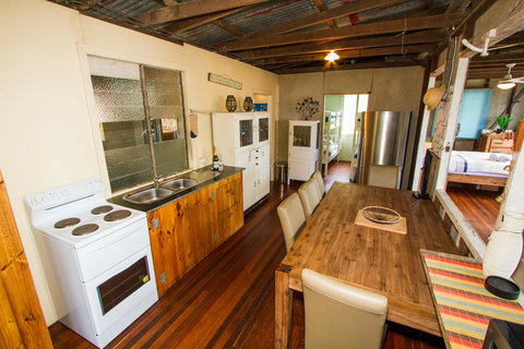 The Shack - Kingaroy Accommodation 3