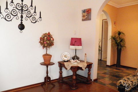 The Spanish Retreat And BnB - 24 Hrs - Kingaroy Accommodation 2
