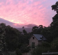 The Stone Cottage with tennis court - Kingaroy Accommodation
