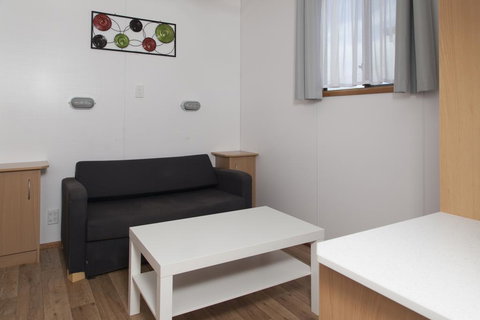 The Sundowner Cabin & Tourist Park - Kingaroy Accommodation 2