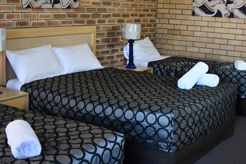 The Town House Motor Inn - Kingaroy Accommodation 3