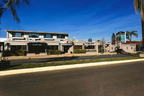 The Town House Motor Inn - Kingaroy Accommodation 1