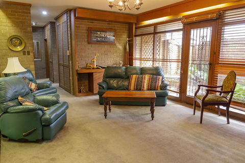 The Townhouse - Kingaroy Accommodation 1
