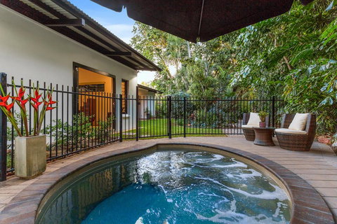 The Tropical Sanctuary - Kingaroy Accommodation 0