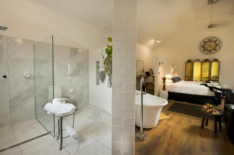 The Villa - Kingaroy Accommodation 3