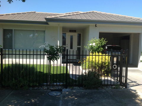 The Villa Kyabram - Kingaroy Accommodation 0